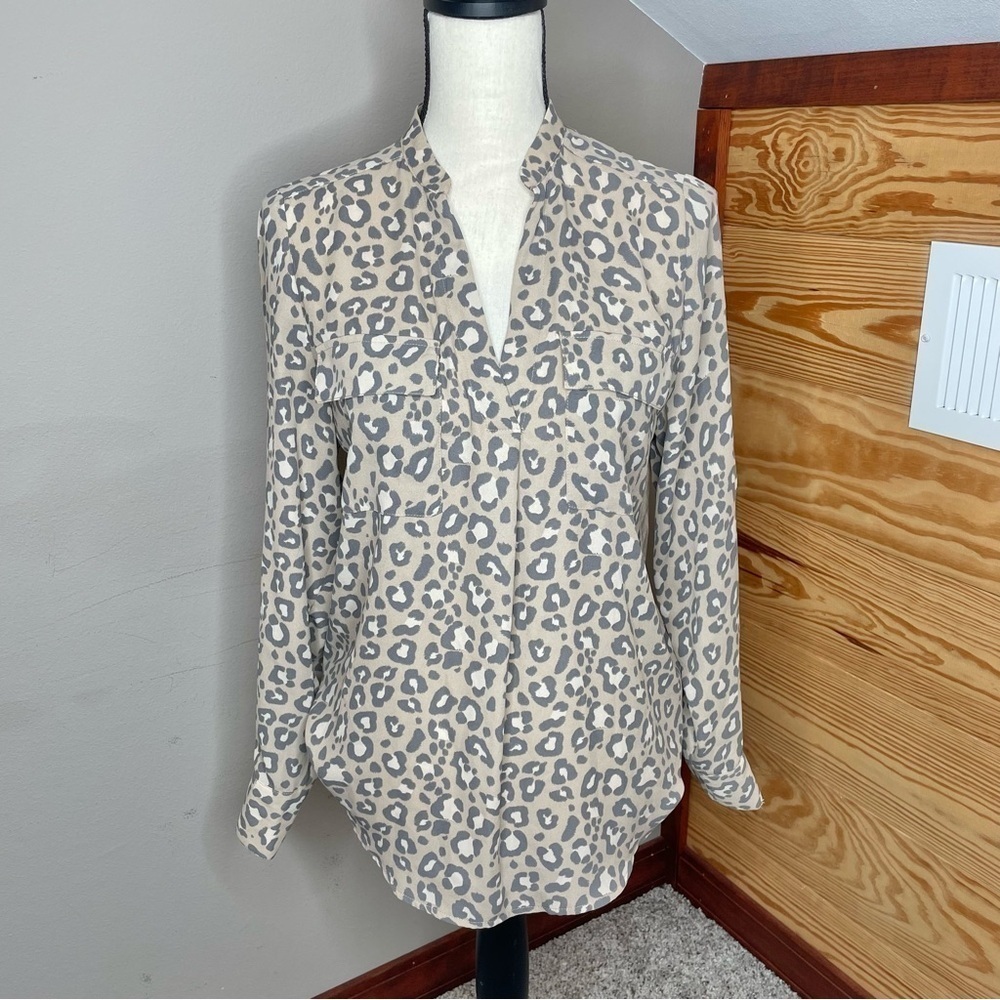 A New Day Mixed Material V-Neck Long Sleeve Blouse Top in Tan Grey Leopard Small